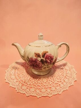 Vintage Ellgreave Wood & Sons Staffordshire England #609 Tea Pot 7"H /24onz